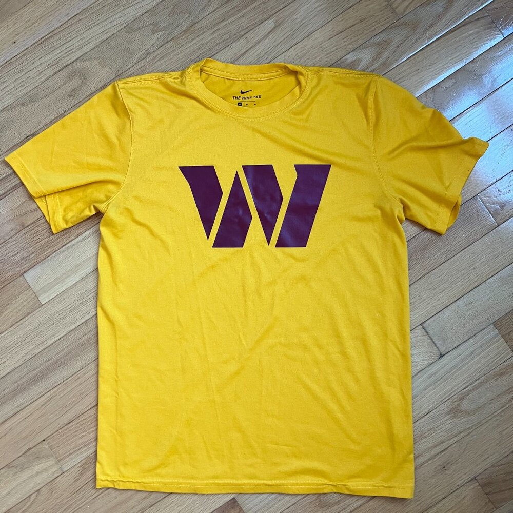 Nike NFL Washington Commanders (Redskins) Shirt - M - Gold and Burgundy